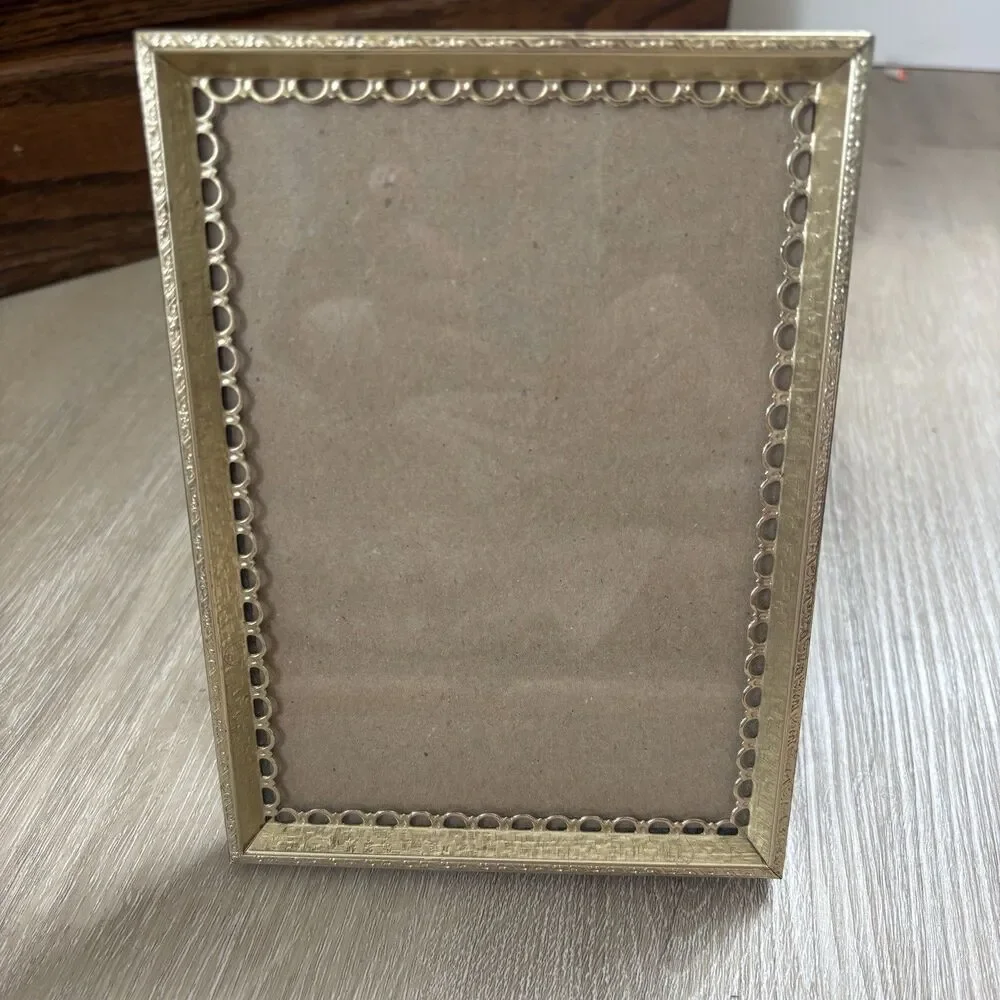 Vintage Ornate Gold Tone Filigree Metal Picture Frame 5x7 Tabletop Easel